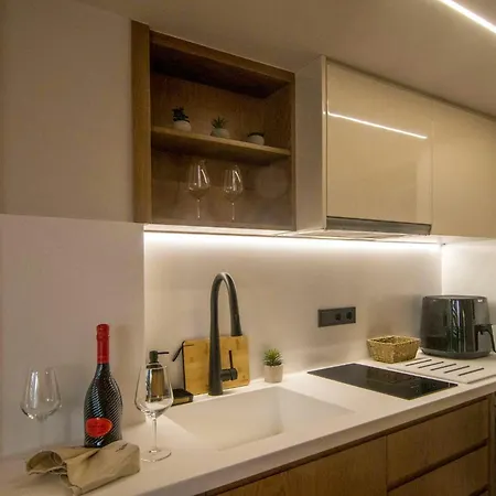 Alivio Lux Residences Apartment